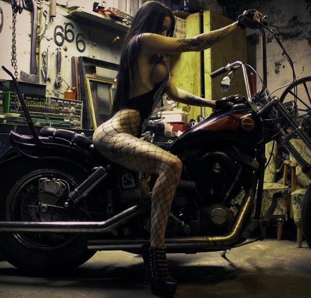 Striptizerka na zlot motocyklowy, Striptiz na zlocie motocyklowym, Tancerki erotyczne zlot motocyklowy Striptizerka na zlot motocyklowy, Striptizerka na masow膮 imprez臋, Tancerki erotyczne na zlot motocyklowy, Seksowne Striptizerki na zloty motocyklowe,